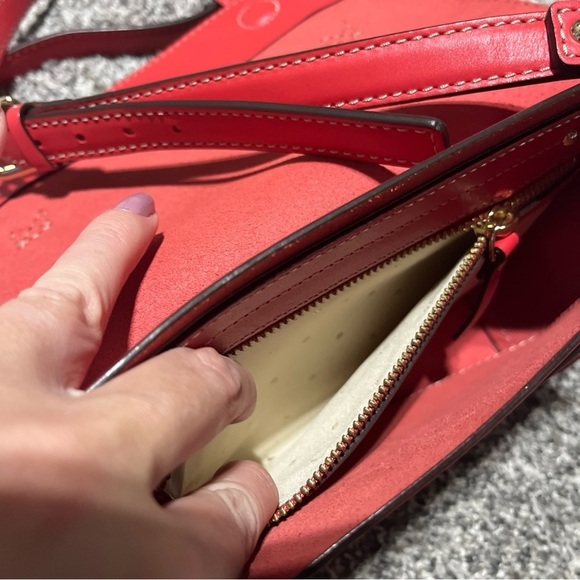 Kate Spade Essex Scout Red Leather Crossbody Purse Handbag With Dust Cover New! - Picture 7 of 13